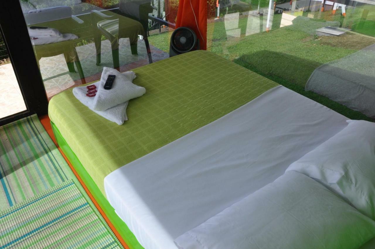 Glamping - Calochorno 호텔 Alcalá 외부 사진