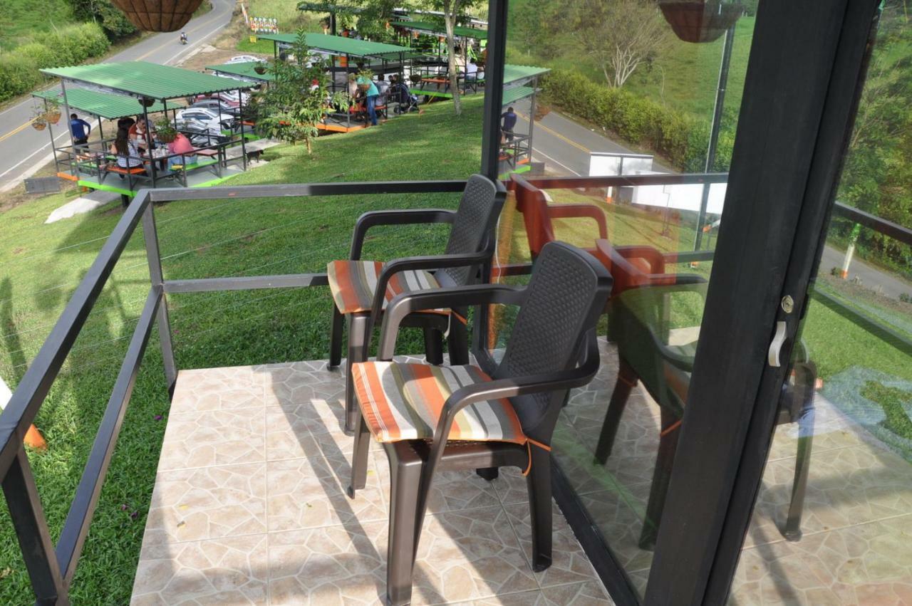 Glamping - Calochorno 호텔 Alcalá 외부 사진
